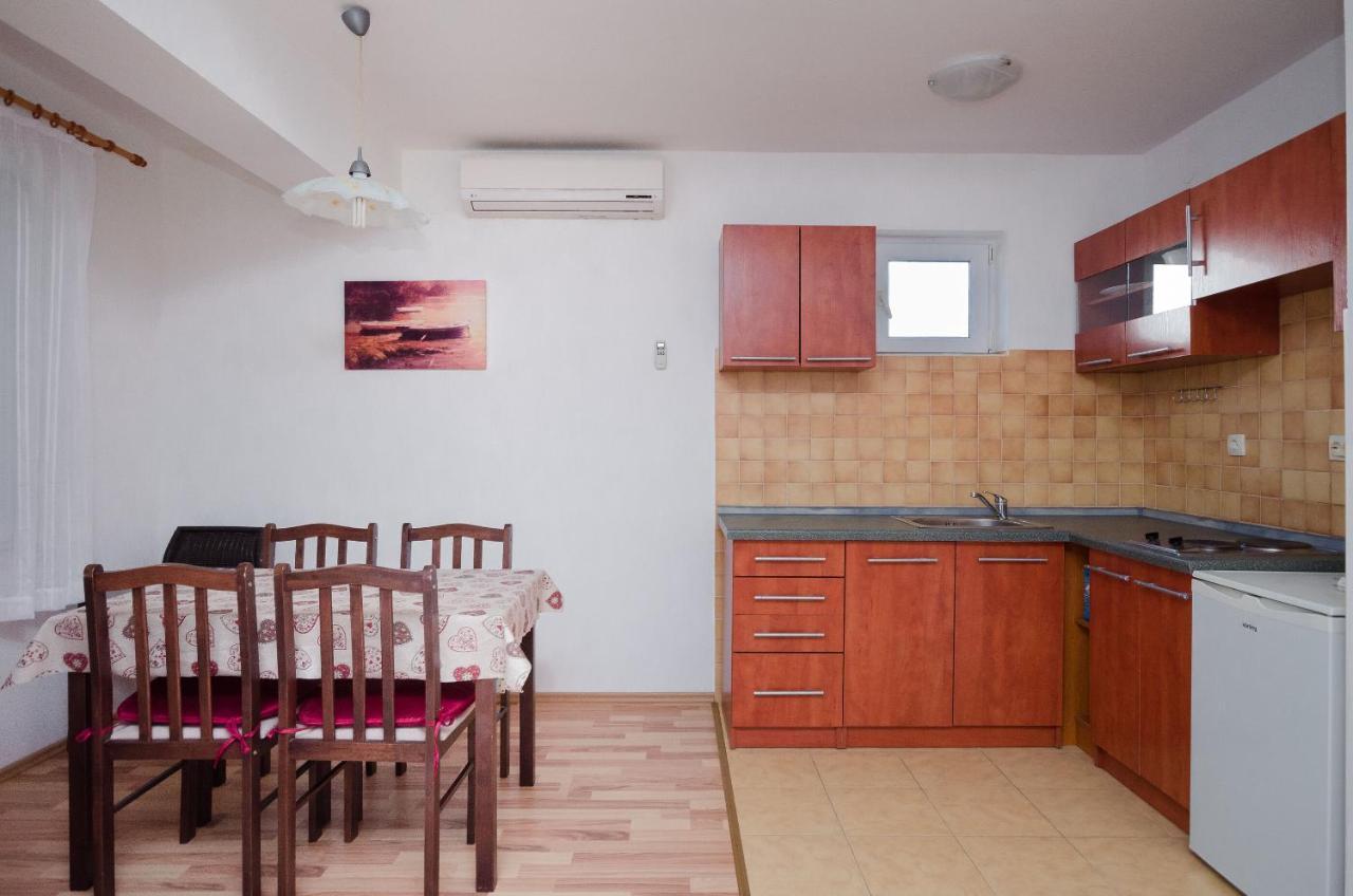 Apartments Blazenka Banjol ภายนอก รูปภาพ