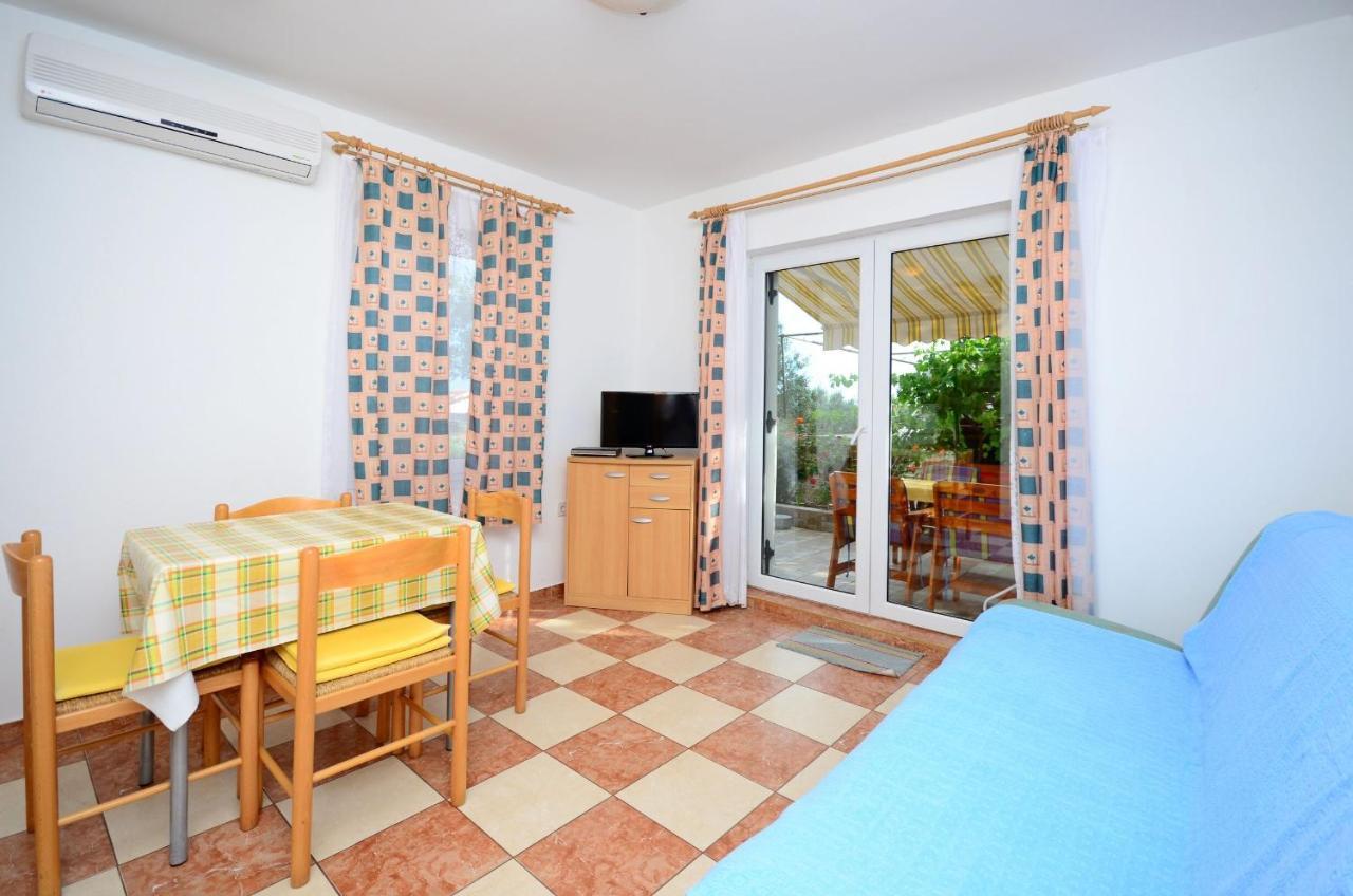 Apartments Blazenka Banjol ภายนอก รูปภาพ