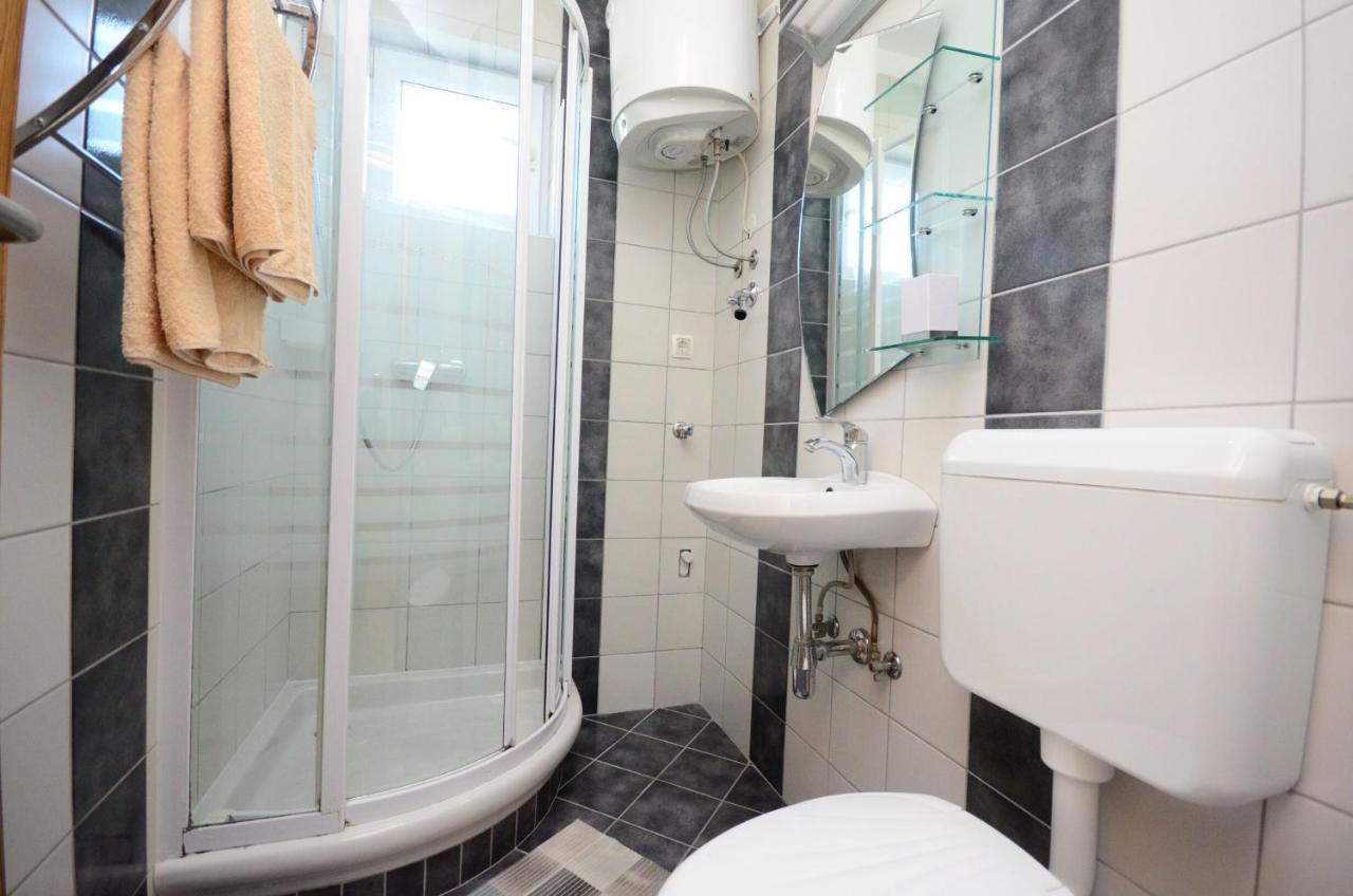 Apartments Blazenka Banjol ภายนอก รูปภาพ
