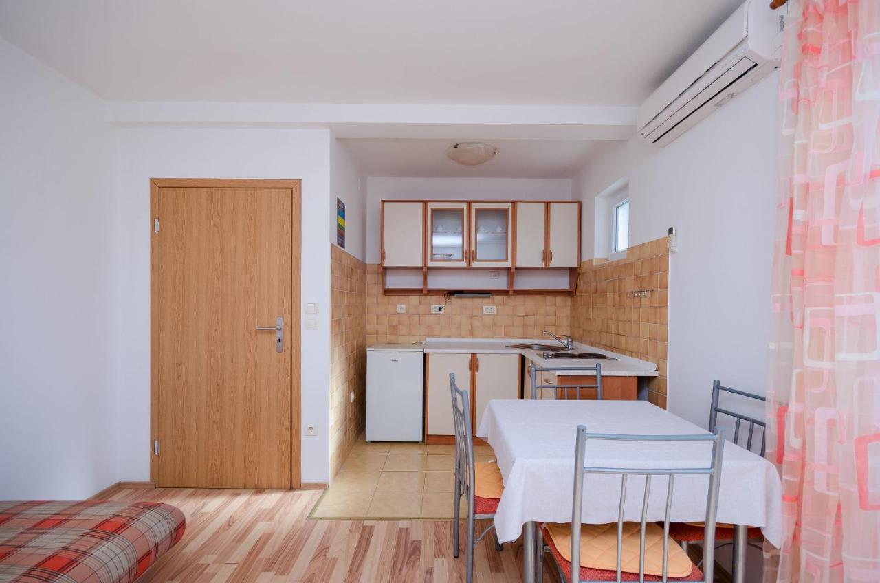 Apartments Blazenka Banjol ภายนอก รูปภาพ