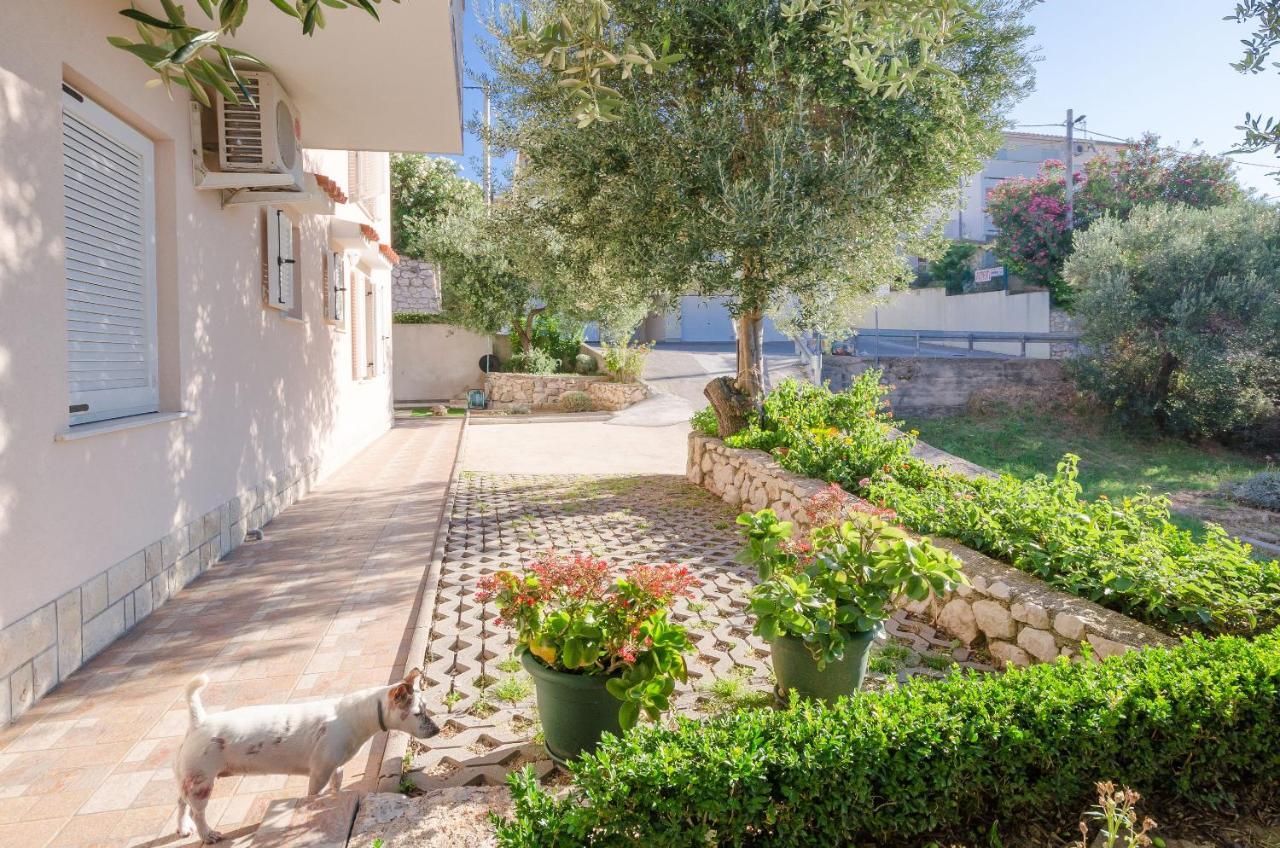 Apartments Blazenka Banjol ภายนอก รูปภาพ